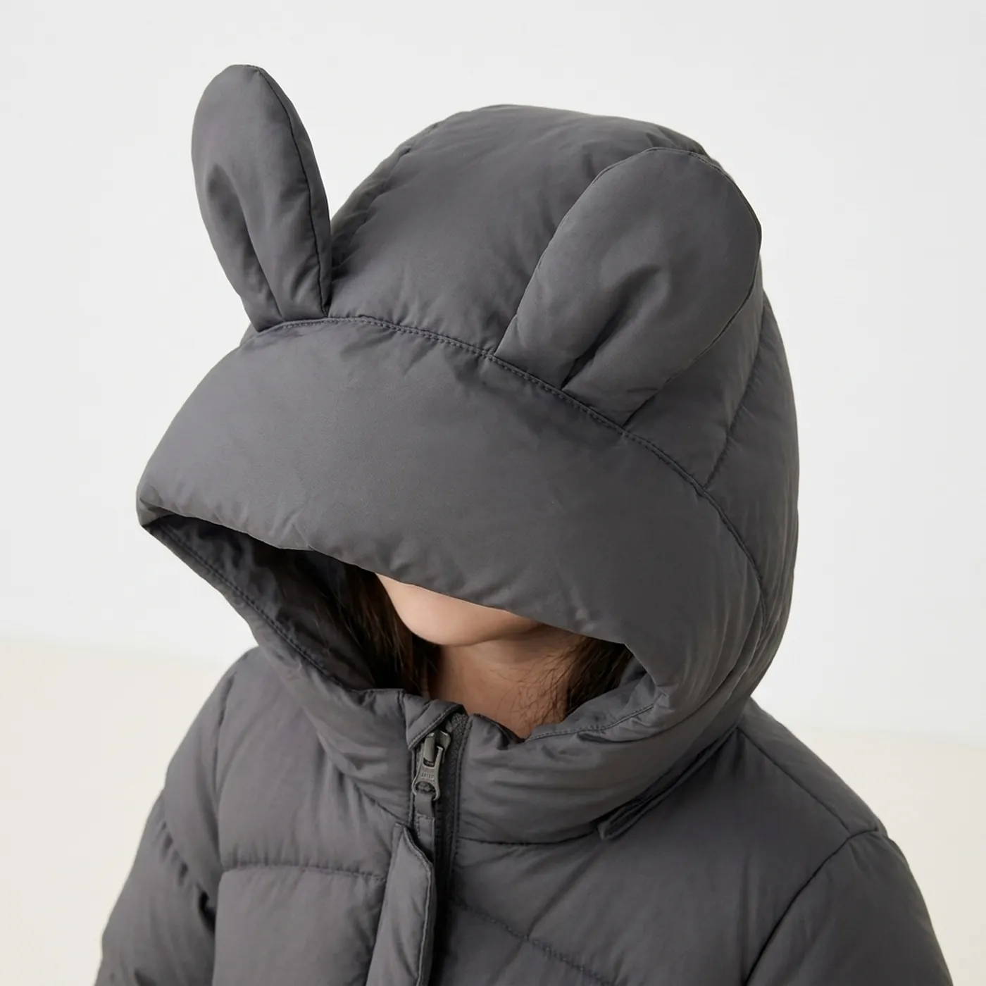Doudoune longue Oreilles de lapin — Détail capuche